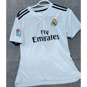 White Real Madrid jersey season 2018/19